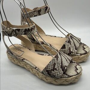 Vince Camuto Leather Snakeskin embossed espadrilles Sandals Sz 7 EUC Brown Cream